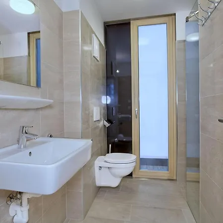 With Garden, With Access To The Sauna Neukirchen am Grossvenediger