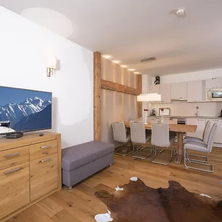 With Garden, With Access To The Sauna Apartment Neukirchen am Grossvenediger